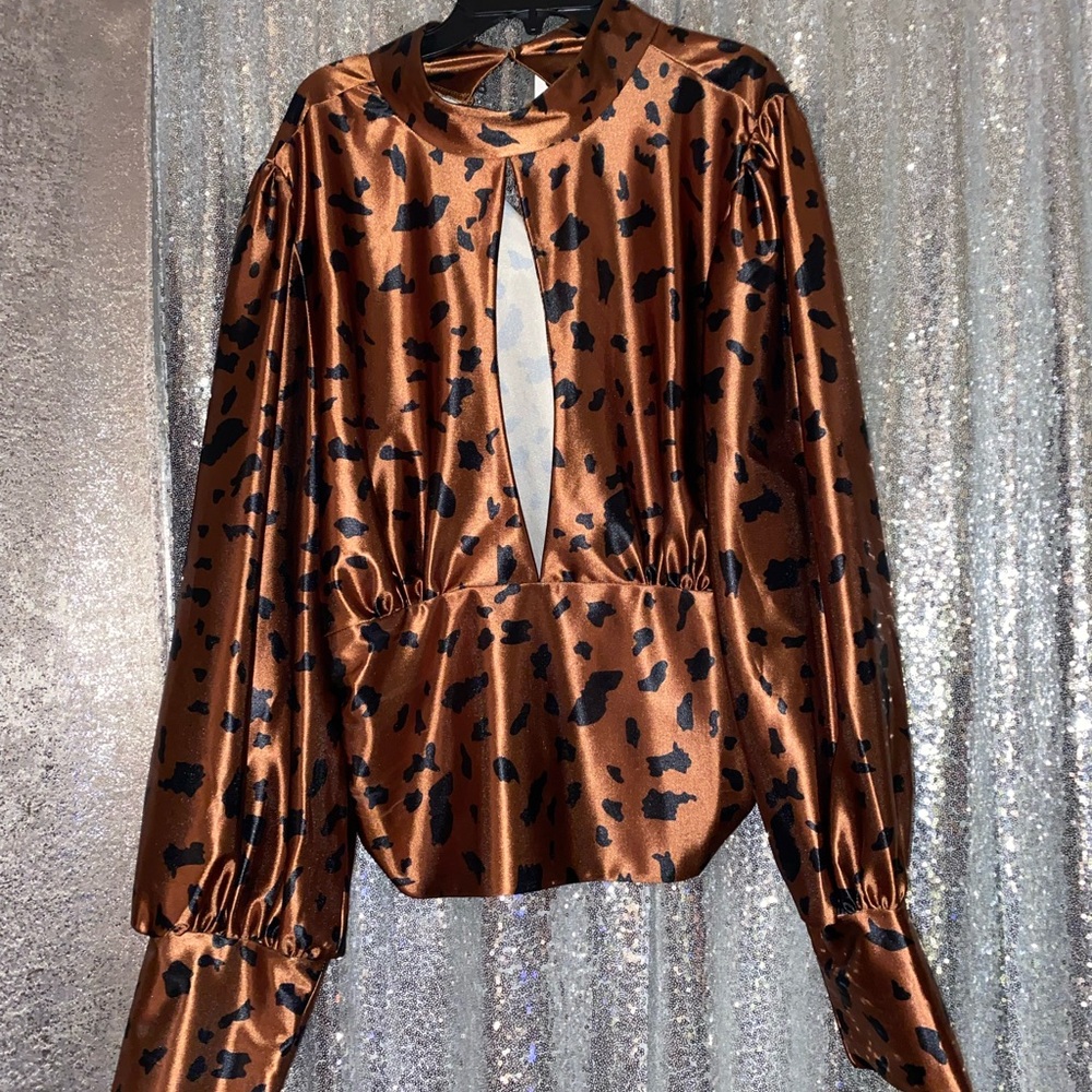 Fashion to Figure Keyhole Satin top